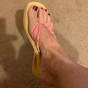 Pink sketchers sandals